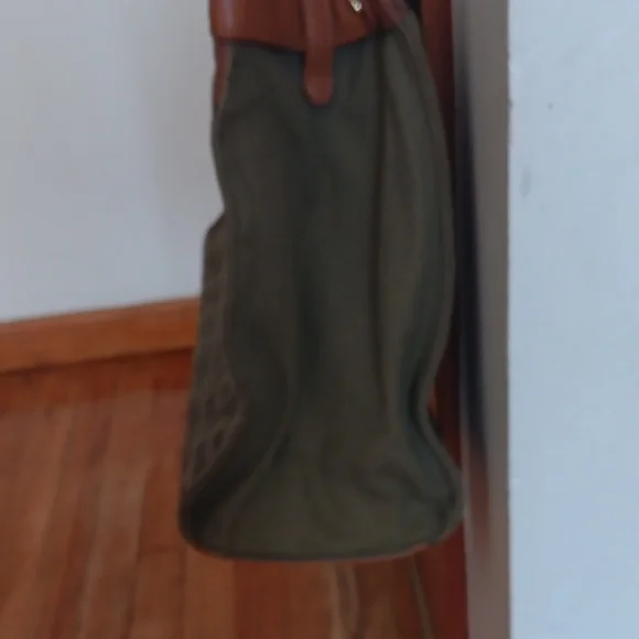 Fendi Medium Peek A Boo Tote GUC - Picture 10 of 11